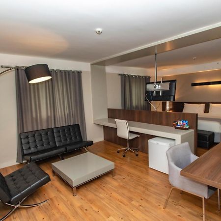 Delmond Hotel กูยาบา ภายนอก รูปภาพ
