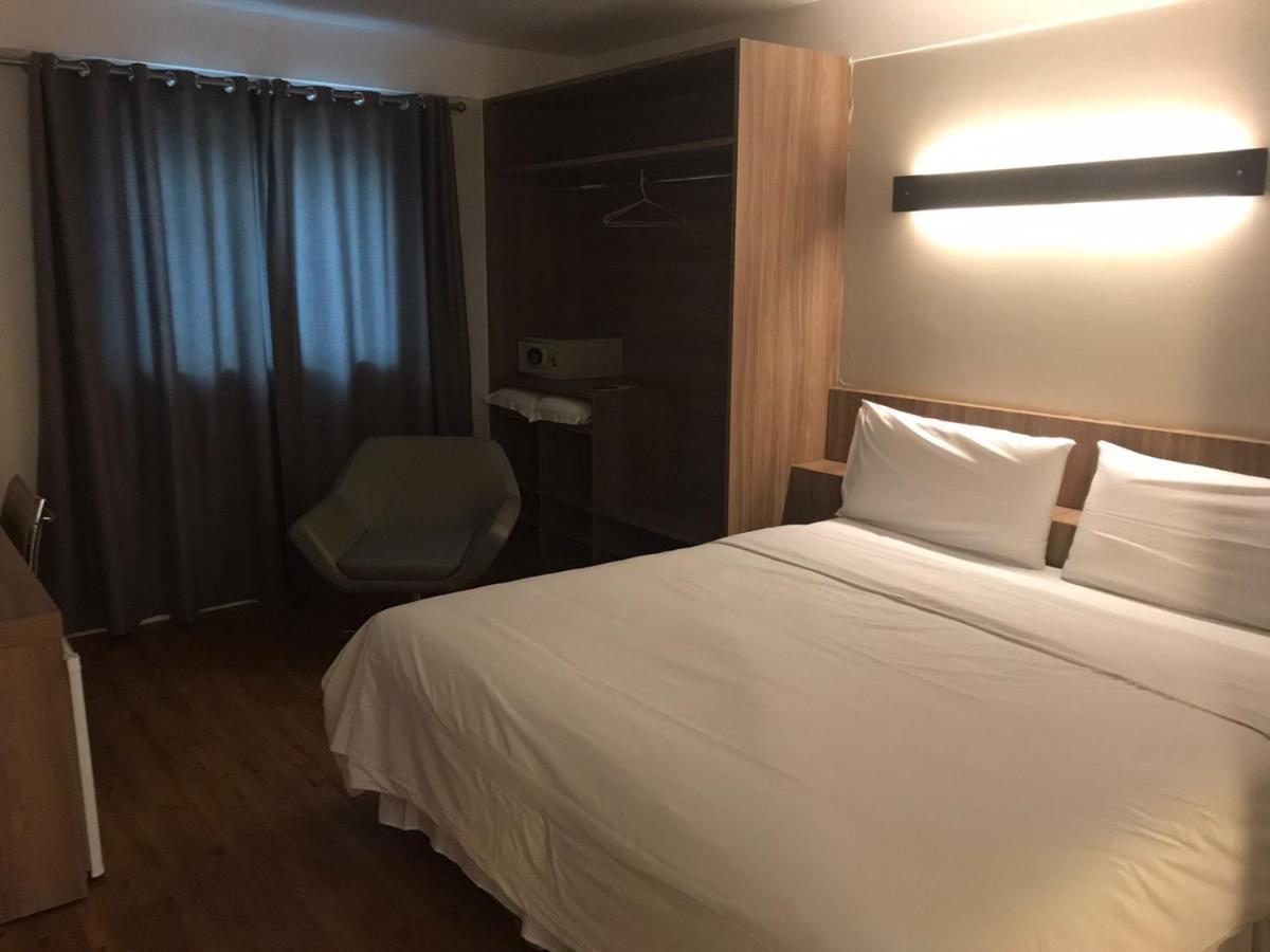 Delmond Hotel กูยาบา ภายนอก รูปภาพ