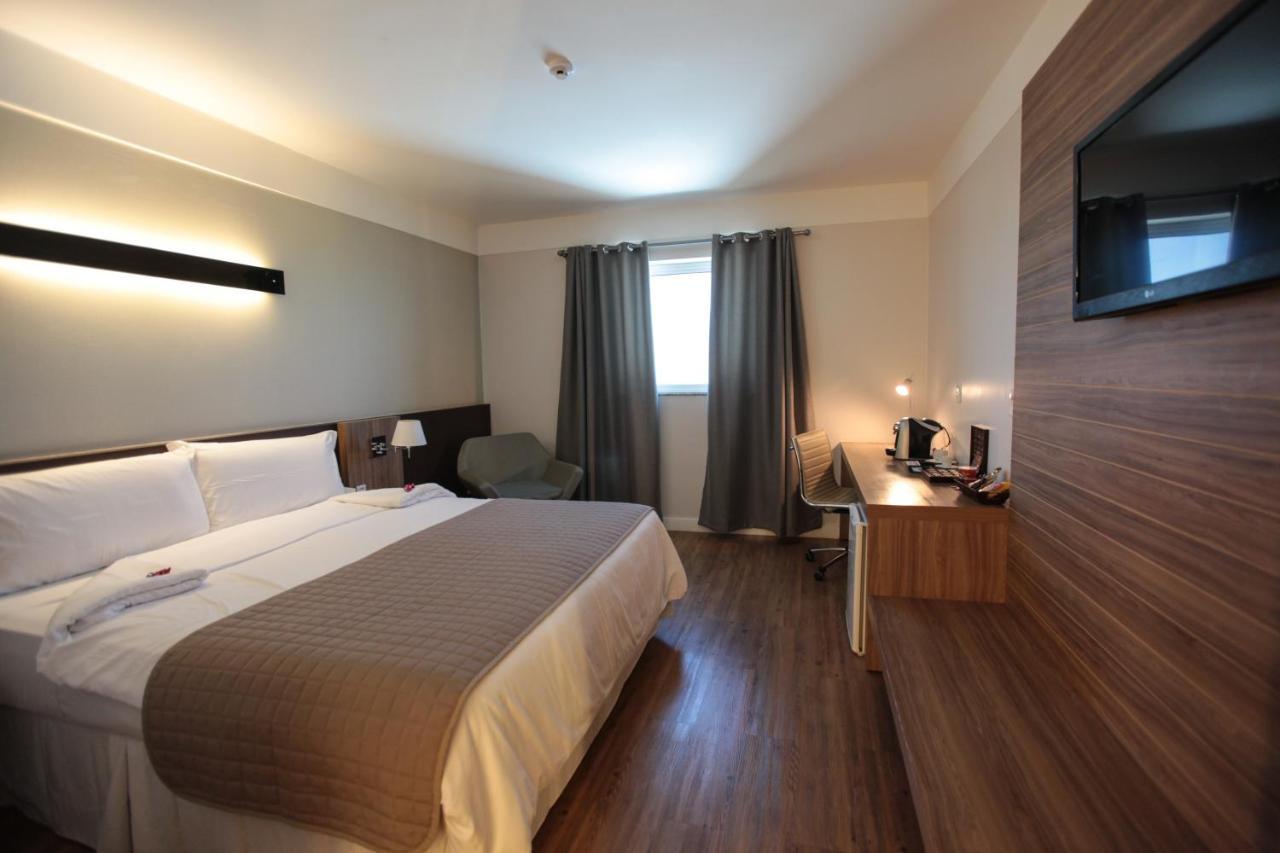 Delmond Hotel กูยาบา ภายนอก รูปภาพ