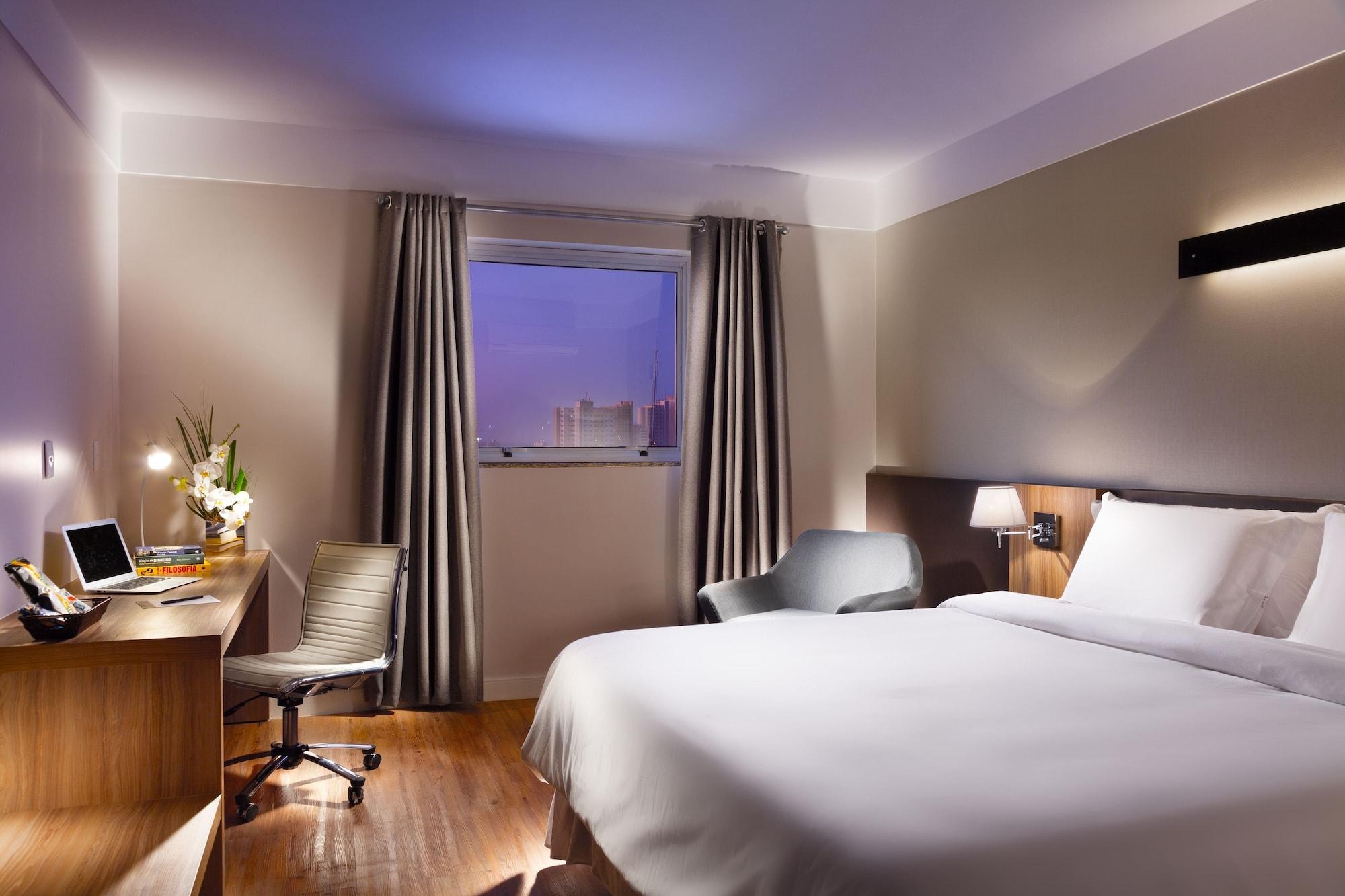Delmond Hotel กูยาบา ภายนอก รูปภาพ