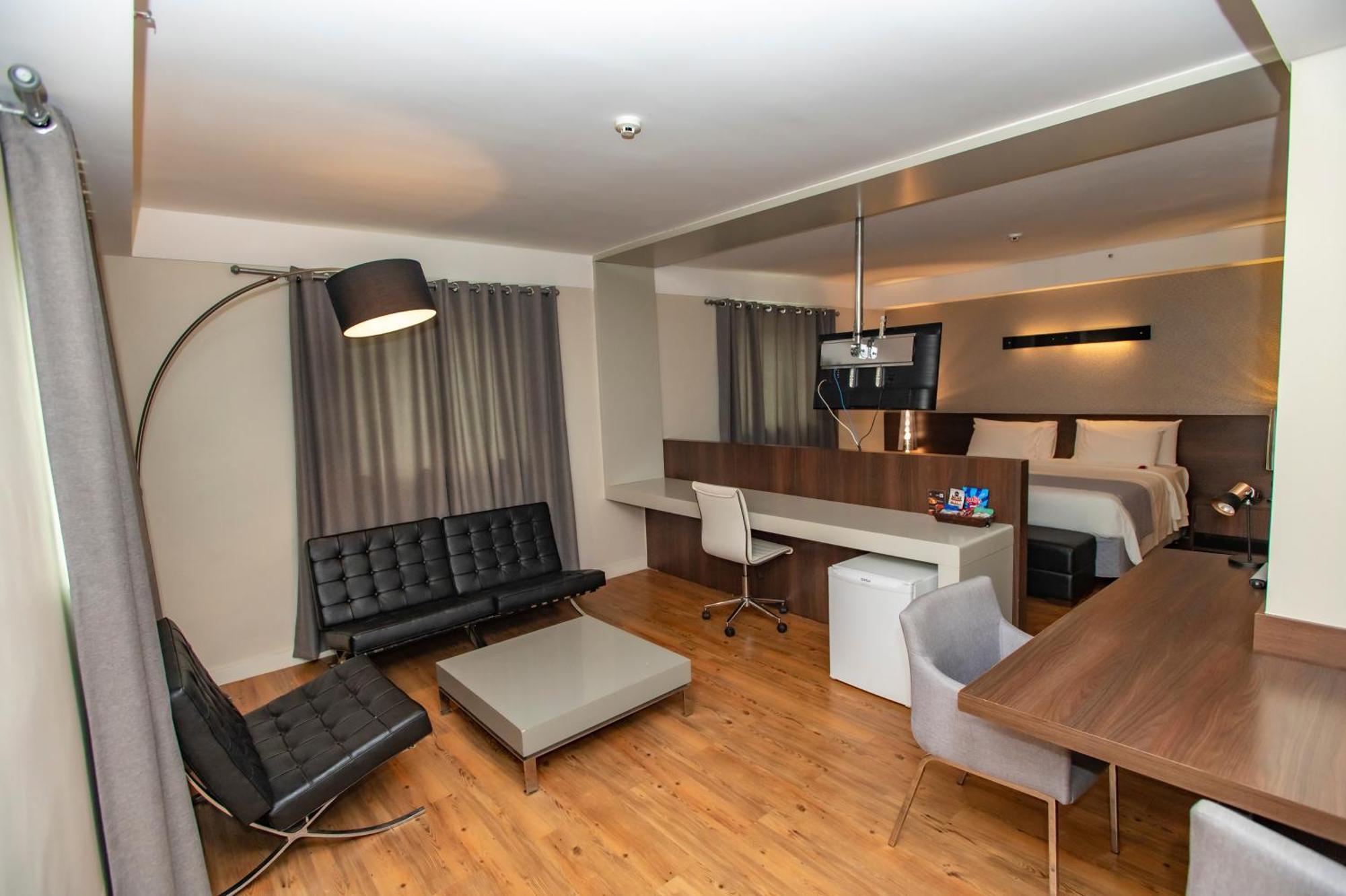 Delmond Hotel กูยาบา ภายนอก รูปภาพ
