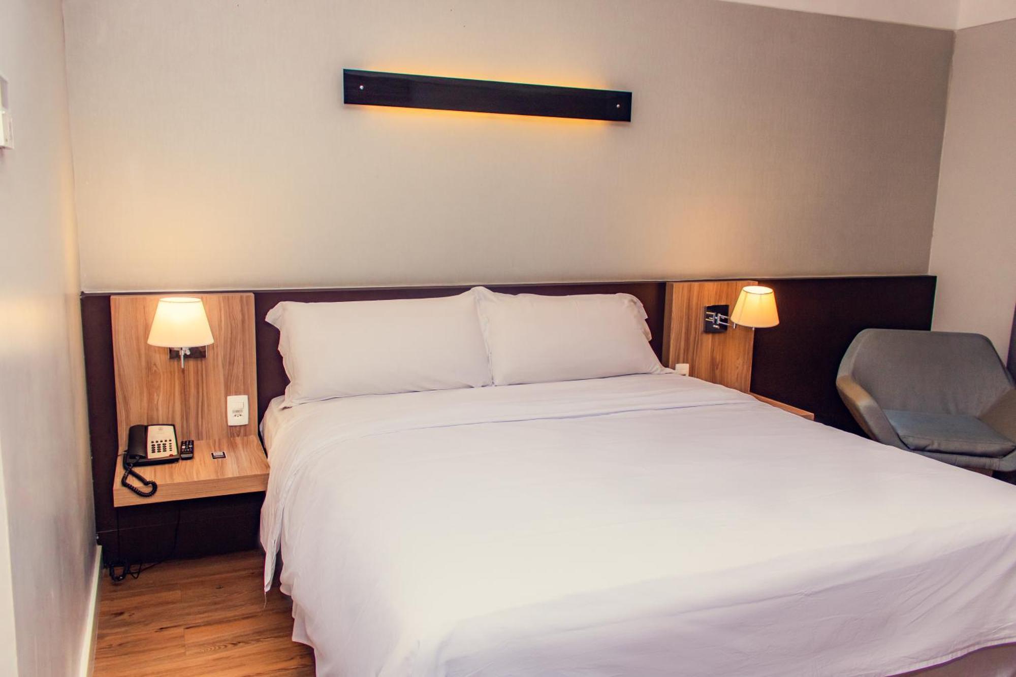 Delmond Hotel กูยาบา ภายนอก รูปภาพ