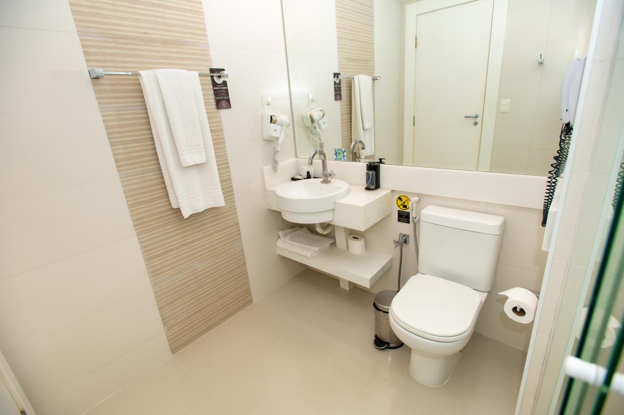 Delmond Hotel กูยาบา ภายนอก รูปภาพ
